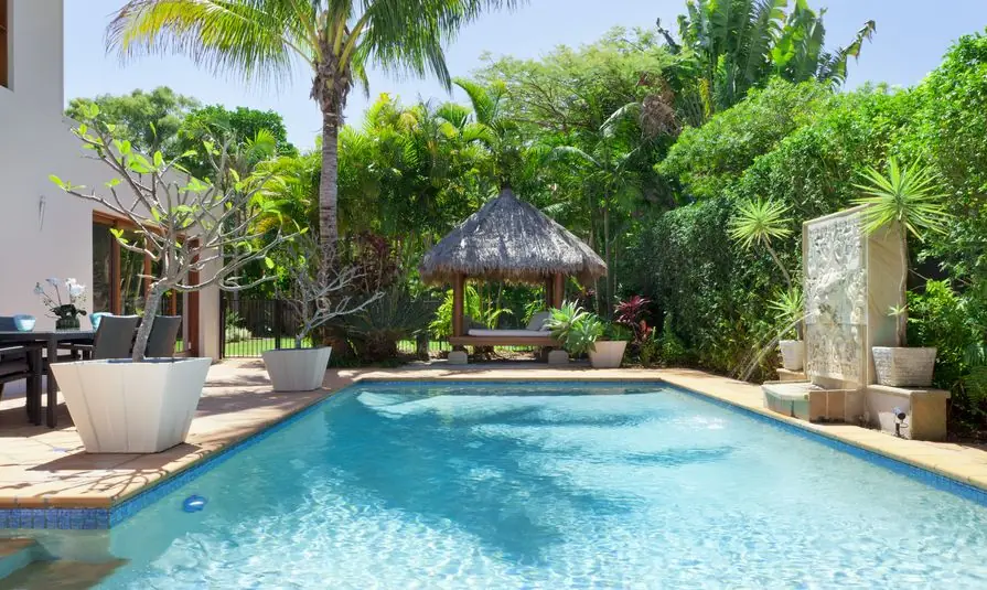 High-end customer pool in Palm Beach